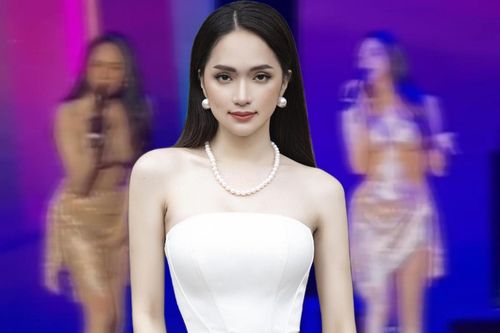 Chạy show tại Mỹ, Hương Giang khiến khán giả xuýt xoa: 'Đẹp hơn trên hình'