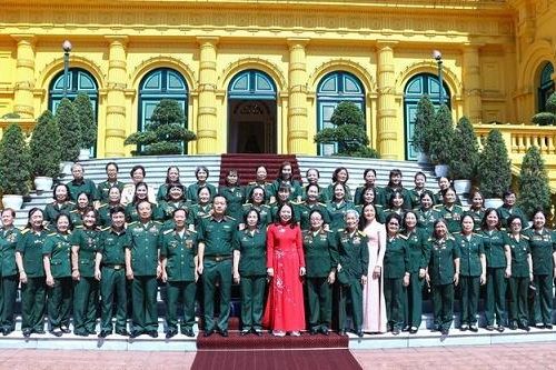 Phó Chủ tịch nước tiếp Đoàn đại biểu Hội Nữ chiến sĩ Trường Sơn - đường Hồ Chí Minh