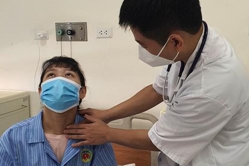 Bệnh viện E triển khai phẫu thuật nội soi tuyến giáp qua đường miệng