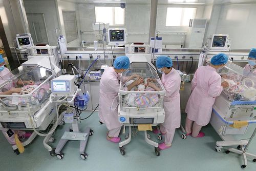 Dân số Trung Quốc báo động 'tăng trưởng âm' trước năm 2025
