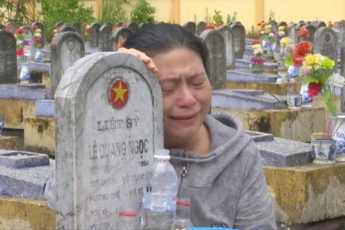 Tìm thấy mộ anh trai sau nửa thế kỷ hy sinh