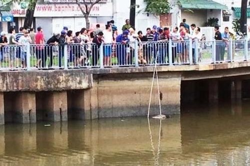 Điều tra vụ thi thể bị trói tay chân nổi dưới kênh Vàm Thuật