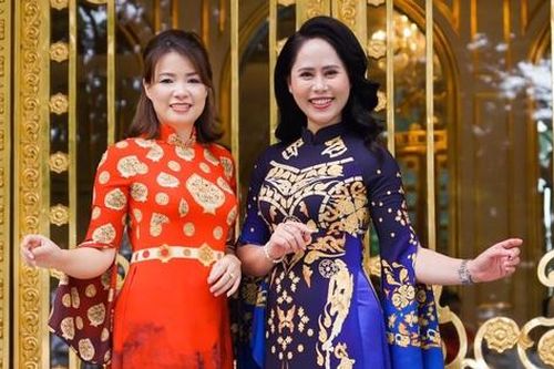 NTK Hoàng Ly đưa hình ảnh mẹ Suốt lên áo dài