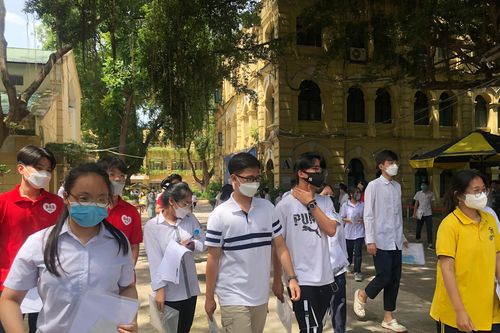 Nhận định điểm chuẩn đại học tăng mạnh ở khối C, giảm nhiều với khối D
