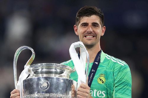 Courtois dẫn đầu top thủ môn đắt nhất thế giới