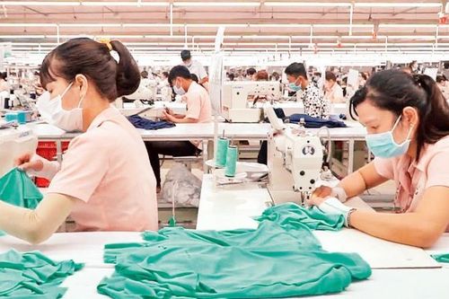Vận động thân nhân người lao động tham gia bảo hiểm xã hội tự nguyện, bảo hiểm y tế hộ gia đình