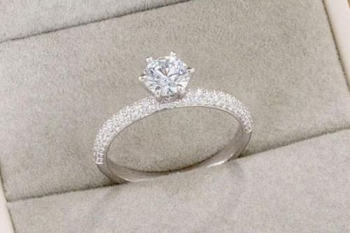 Kim Cương Triple X: Bí kíp để chọn viên kim cương lửa mạnh