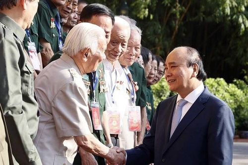Chủ tịch nước gặp mặt Đoàn đại biểu Hội Cựu thanh niên xung phong