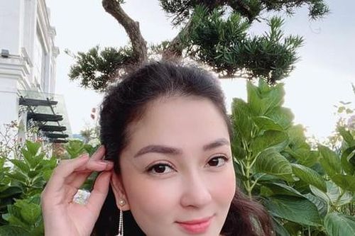 Vườn rau xanh, cây trái mát mắt của Hoa hậu Nguyễn Thị Huyền