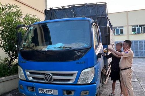 Phạt 17 triệu đồng, tước giấy phép lái xe vì đi ngược chiều ở cao tốc