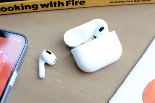 Apple và Koss giải quyết êm tranh chấp về tai nghe không dây
