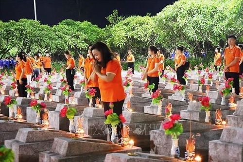 Xúc động chương trình nghệ thuật 'Sống mãi với thời gian'