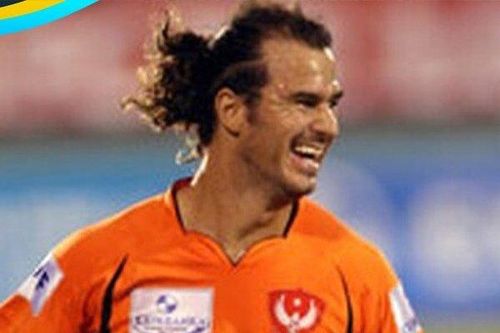 HLV B.Bình Dương phủ nhận thông tin Kesley trở lại V.League ở tuổi 41
