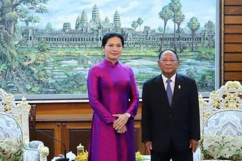 Phụ nữ góp phần củng cố, phát triển quan hệ hữu nghị, đoàn kết, truyền thống và hợp tác toàn diện giữa 2 nước Việt Nam - Campuchia