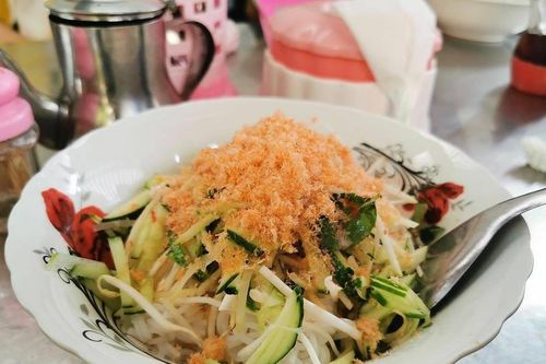 Món bún dân dã chẳng qua chế biến cầu kỳ lại vô cùng hút khách ở Hà Tiên