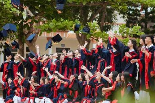 Thành tích 'khủng' môn Văn của một lớp học trường huyện ở Hà Tĩnh