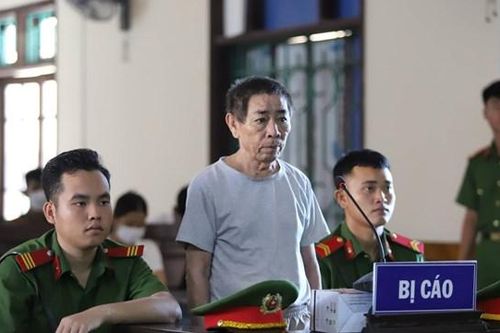 Mâu thuẫn việc cháu nội khóc, cụ ông 70 tuổi vung trận 'mưa dao' lên người vợ