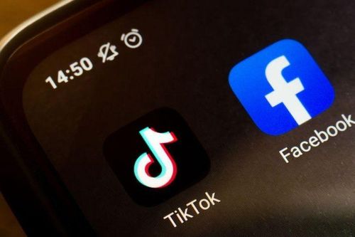Trước ngưỡng cửa tồn vong, Facebook chọn cách sao chép đối thủ