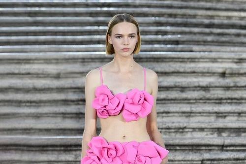 Valentino cầu xin sự khác biệt
