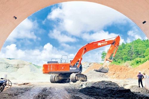 Kiến nghị tháo gỡ vướng mắc trong xây dựng hạ tầng giao thông