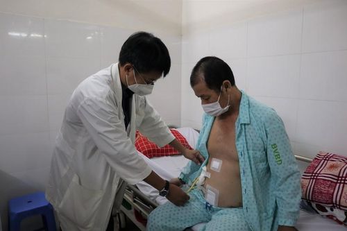 Bụng trướng to do vỡ túi mật sau 17 ngày bị tai nạn giao thông