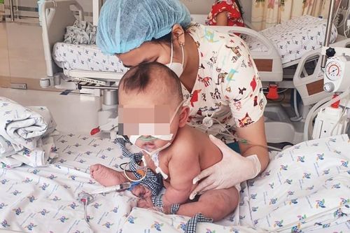 Bị chẩn đoán nhầm, nhiều trẻ nhũ nhi nguy kịch vì sốt xuất huyết