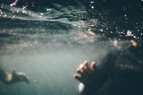 Đi câu cá, người đàn ông đuối nước tử vong