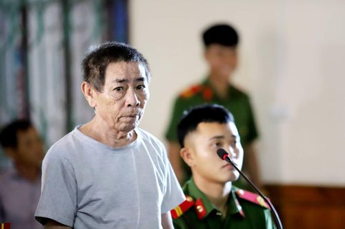 Chém vợ nhiều nhát vì thấy 'khó chịu' trong người