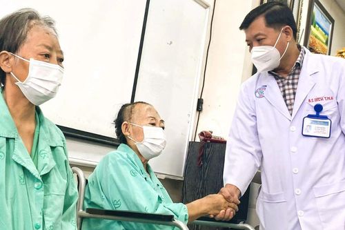 Đối tượng nào dễ mắc nấm đen gây hoại tử xương hàm?
