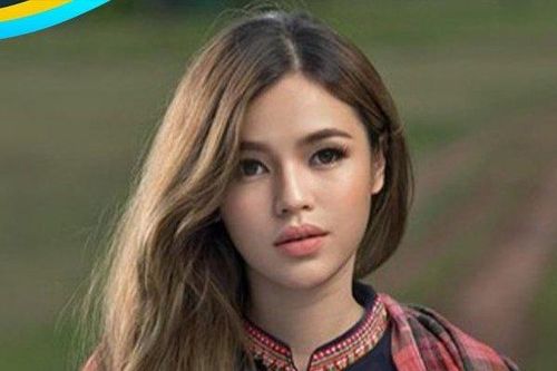 Mỹ nữ Madam Bo liên tục bị quấy rối chỉ vì U19 Lào thắng U19 Thái Lan