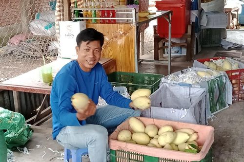 Nông dân An Phú thi đua lao động sản xuất