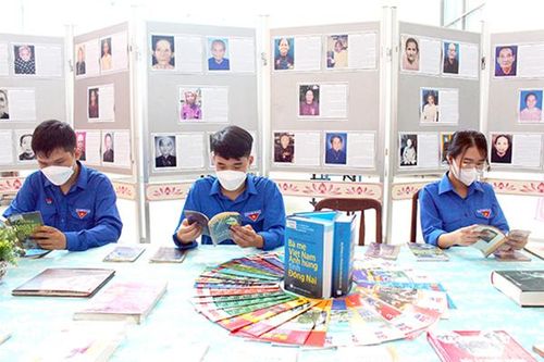 Kể chuyện bà mẹ Việt Nam anh hùng và những người con bất tử