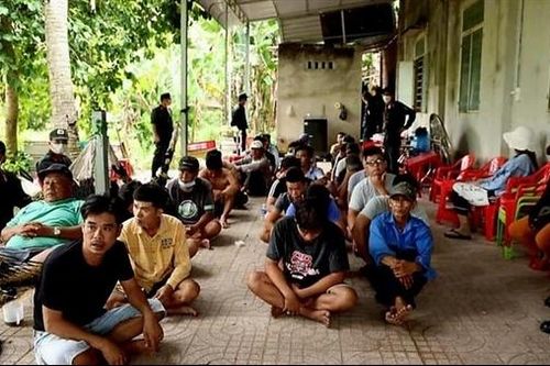 Phá trường gà, thu giữ gần 250 triệu đồng