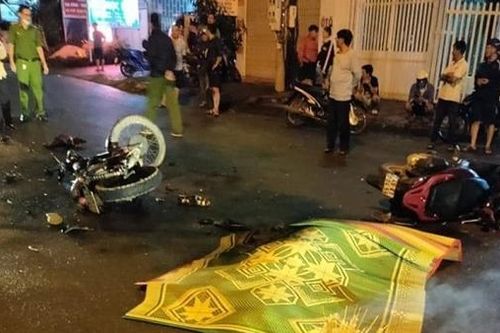 Xe máy tông nhau, 2 người tử vong