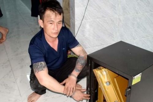 Bắt tên trộm két sắt