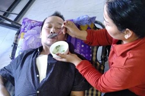 Xin giúp người phụ nữ nghèo có kinh phí chữa bệnh cho chồng!