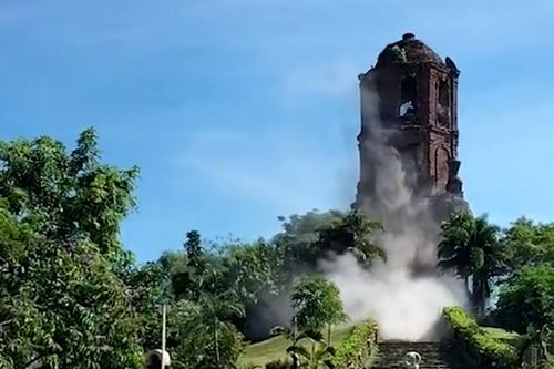 Động đất hơn 7 độ richter làm sập tháp chuông 400 năm ở Philippines