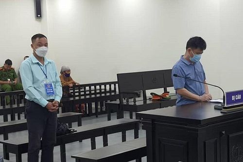 Bộ đôi giảng viên cao đẳng lừa đảo 'chạy' việc làm