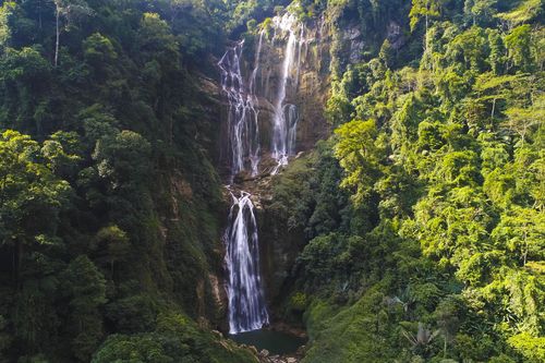 Tuyên Quang: Tạm dừng tham quan, trải nghiệm du lịch tại thác Nặm Me