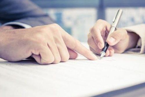 Tổng Giám đốc công ty cổ phần có phải ký hợp đồng lao động?