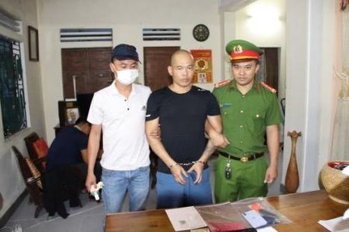 Giang hồ cộm cán 'Trung Cối' bị bắt cùng ma túy và vũ khí nóng