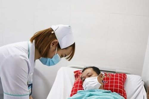 Bác sĩ bỏ sót chấn thương, người đàn ông phình bụng như mang bầu