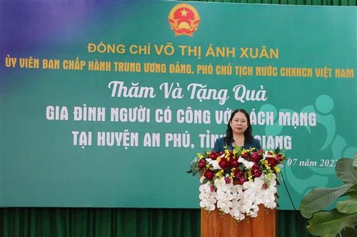 Phó Chủ tịch nước: Huyện An Phú (An Giang) cần phát triển để xứng đáng với truyền thống anh hùng
