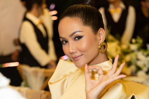 H'Hen Niê phản ứng thế nào khi bị học sinh lớp 9 nhắn tin 'chửi giả tạo'?