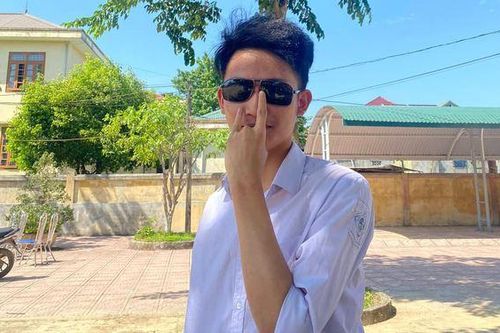 Thủ khoa khối A01 tỉnh Quảng Trị, lot top 10 thí sinh điểm cao toàn quốc: Chủ yếu tự học qua online