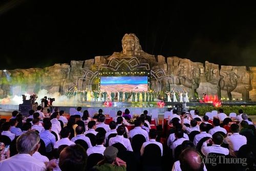 Kỷ niệm 75 năm ngày Thương binh Liệt sĩ: Lắng đọng 'Khúc tráng ca hòa bình' điểm cầu Quảng Nam