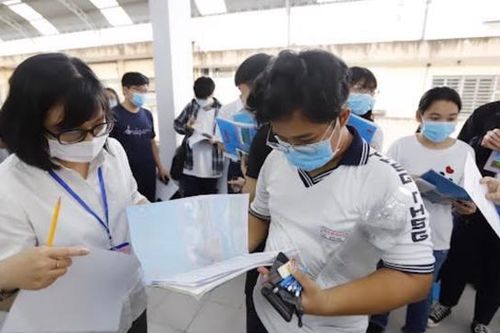 Hàng loạt trường đại học công bố mức điểm sàn xét tuyển