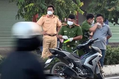 Hai vụ tai nạn chết người do tông cột đèn, biển báo