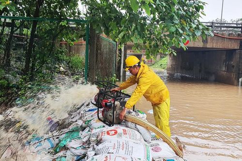 Xóa 'điểm đen' úng ngập tại Đại lộ Thăng Long