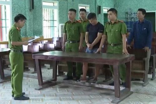 Nửa đêm phá két sắt lấy trộm tiền, vàng